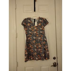 Cici yours light weight. Loose fit dress. Size Large.
